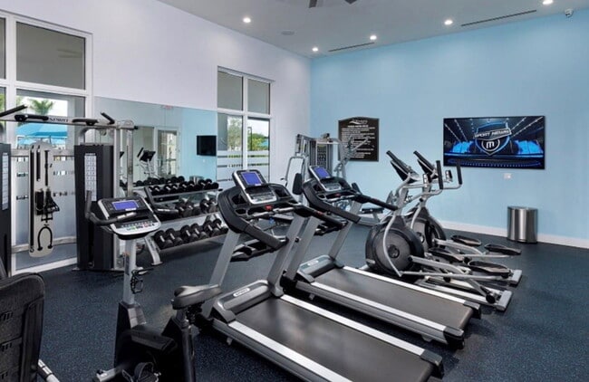 Building Photo - 651 SE 14th Ct