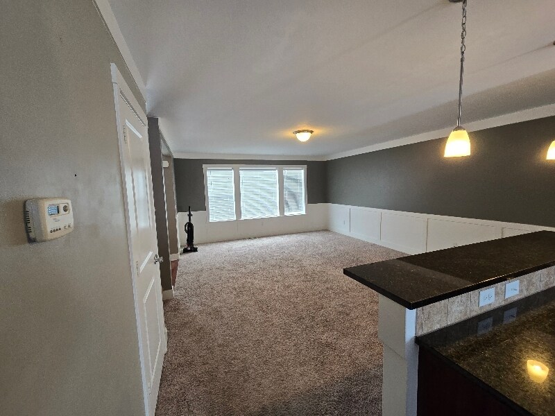 Building Photo - 717 Wild Flower Dr