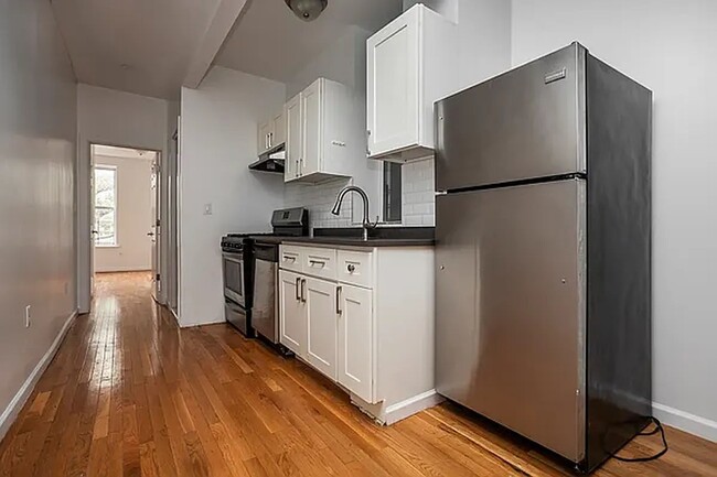 Primary Photo - 148 Patchen Avenue