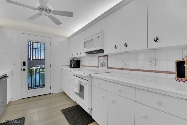 Building Photo - 222 Harbour Dr