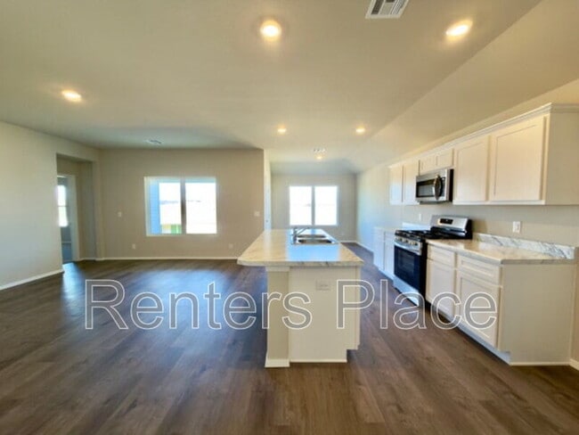 Building Photo - 1004 W Lawton Rd