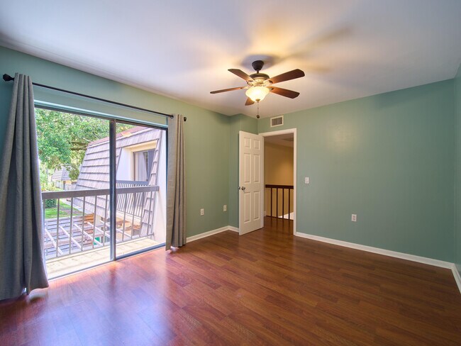 Building Photo - 1520 15th Terrace