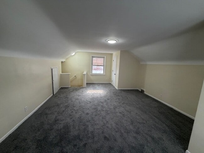 Building Photo - Charming 3 bedroom house for lease in Nice area Call 313-429-3244 KPM Detroit