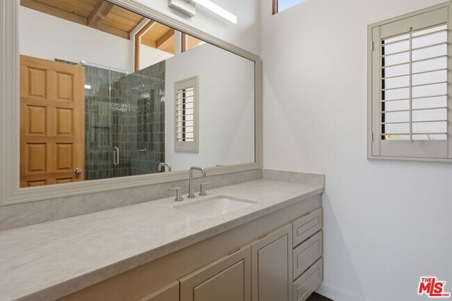 Building Photo - 3909 Sierks Way