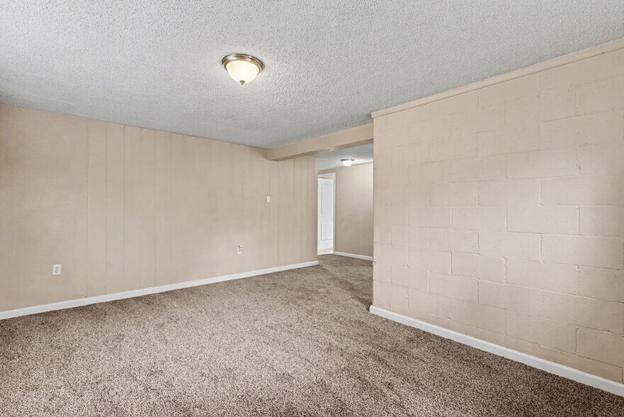 Building Photo - 1117 Cooper Ave