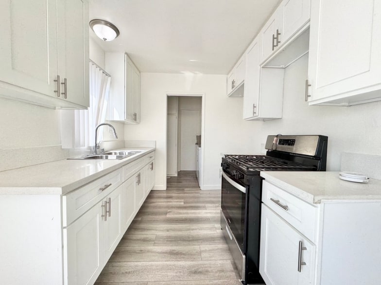 Building Photo - 636 Aerick St