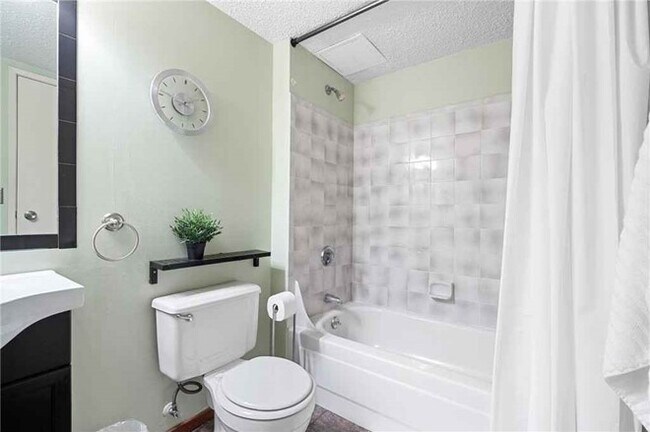 Building Photo - 78 10th St E