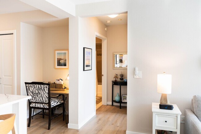 Building Photo - 1Bd/1Ba Kirkland Condo