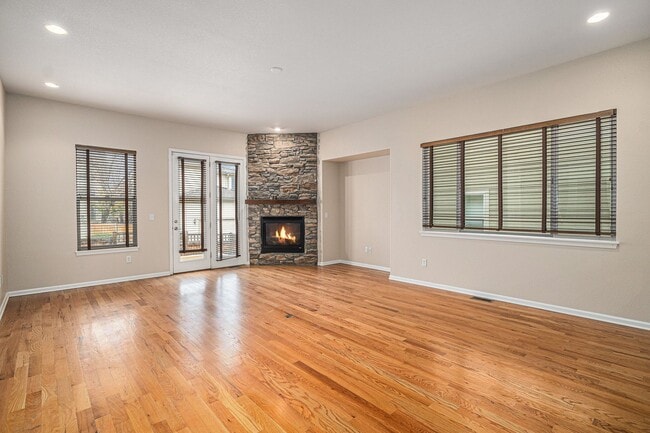 Building Photo - Spacious 4 bedroom 4 bathroom home in the heart of Lone Tree!