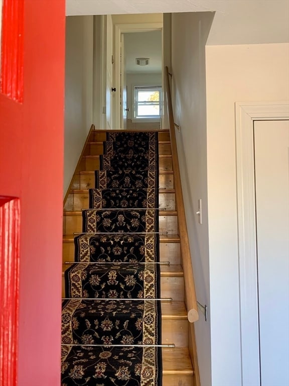 Building Photo - 18 Guernsey St