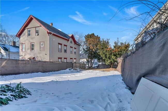 Building Photo - 43 Jenkins St