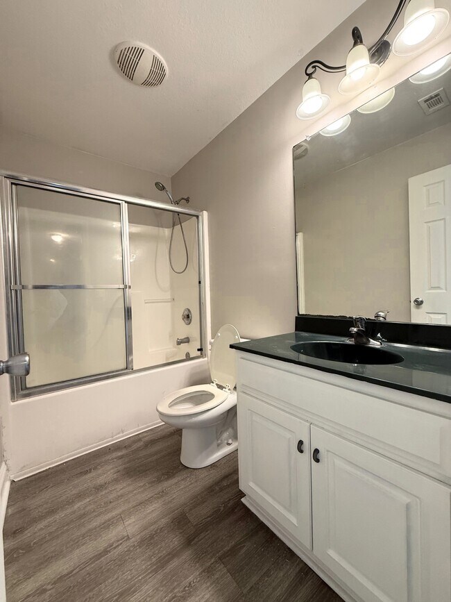 Building Photo - 1003 Moss Creek Cir