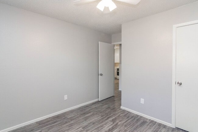 Building Photo - Remodeled units AVAILABLE NOW! Leasing fast!!!