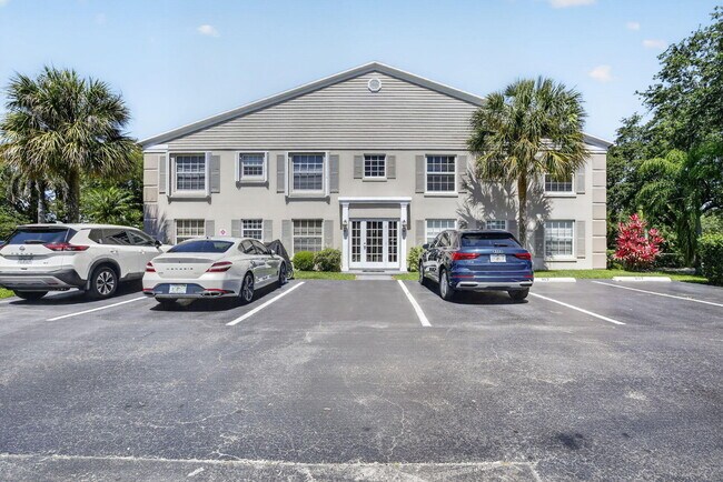 Building Photo - 9101 Jacaranda Ln