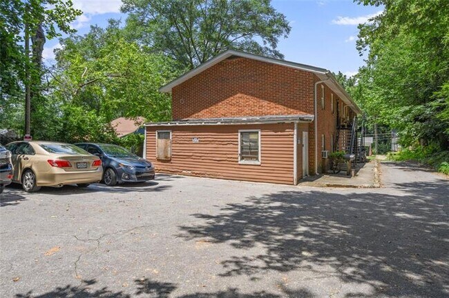 Building Photo - 1170 Greenwich St SW