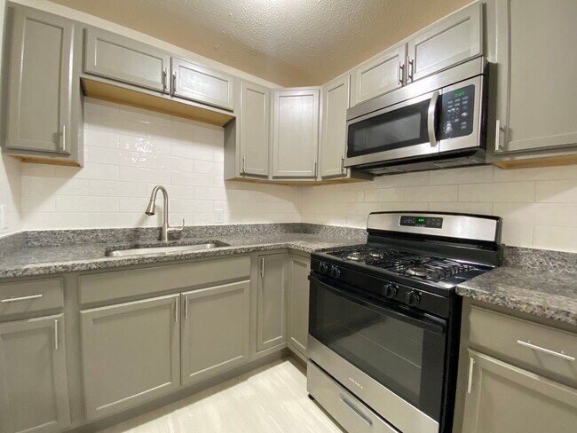 Building Photo - 3 Bedroom Home In Gary