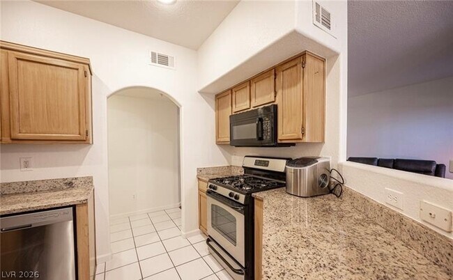 Building Photo - 6480 Annie Oakley Dr