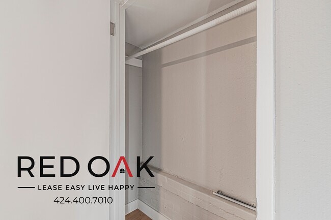 Building Photo - 4606 S Vermont Ave