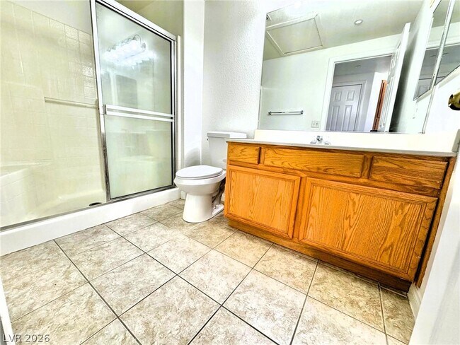 Building Photo - 830 Carnegie St