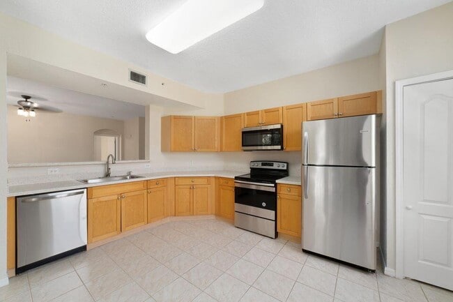 Building Photo - 11020 Legacy Dr