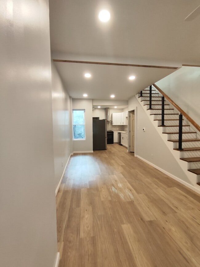 Building Photo - 22 N 42nd St