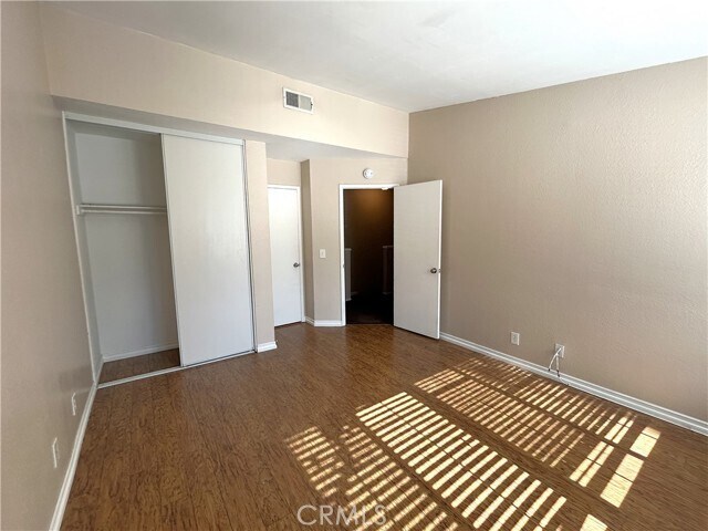 Building Photo - 8167 Vineyard Ave