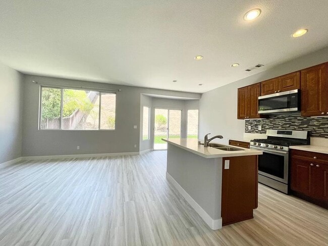 Building Photo - Charming Single-Story Home in Oceanside 3 Bedroom 2 Bath