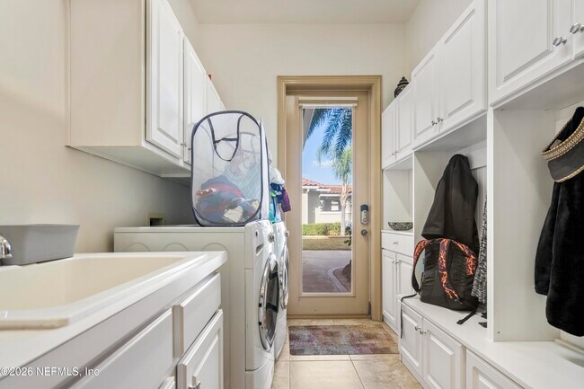 Building Photo - 504 E Kesley Ln