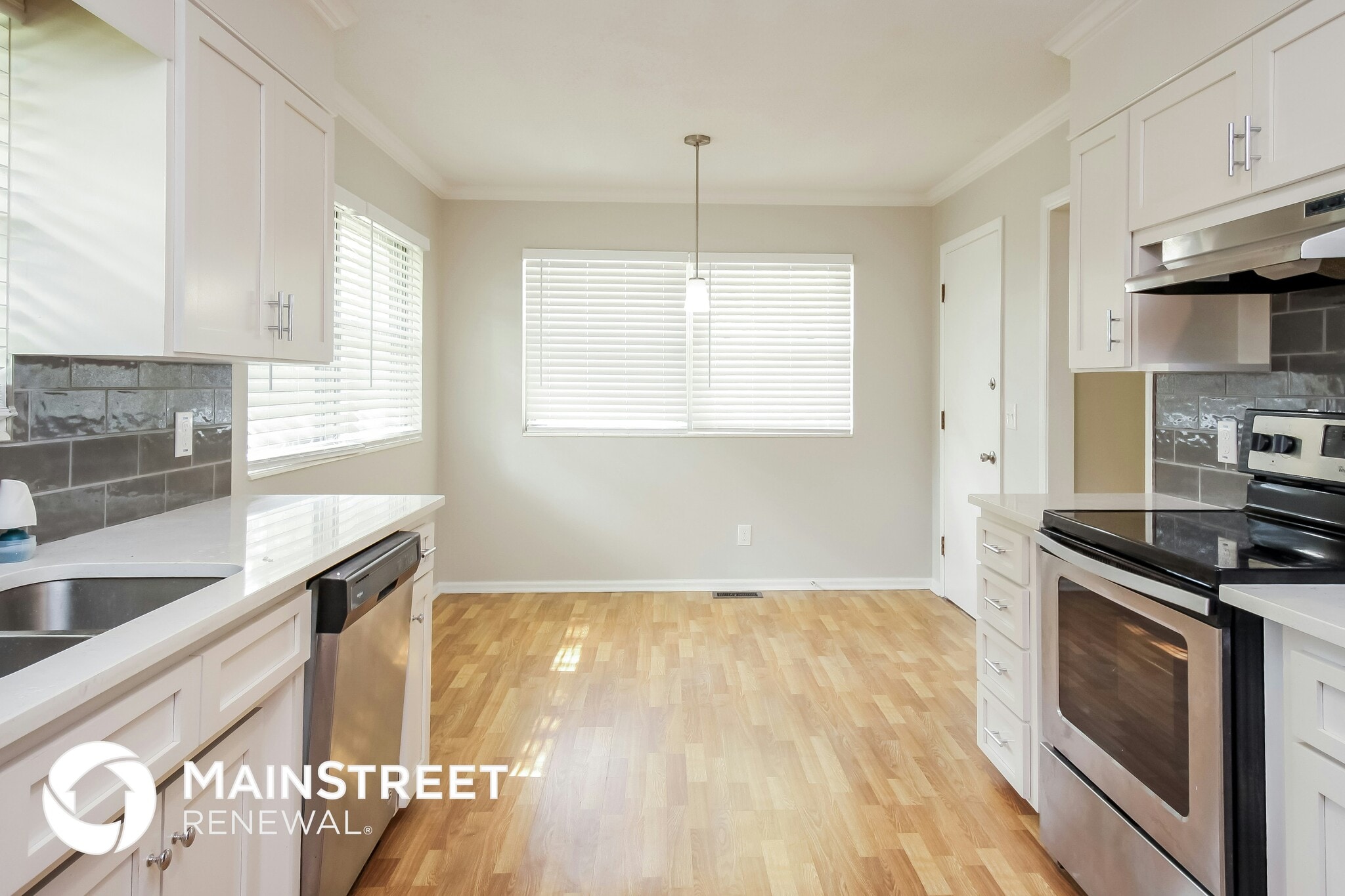 Building Photo - 2025 Rockwood Ln