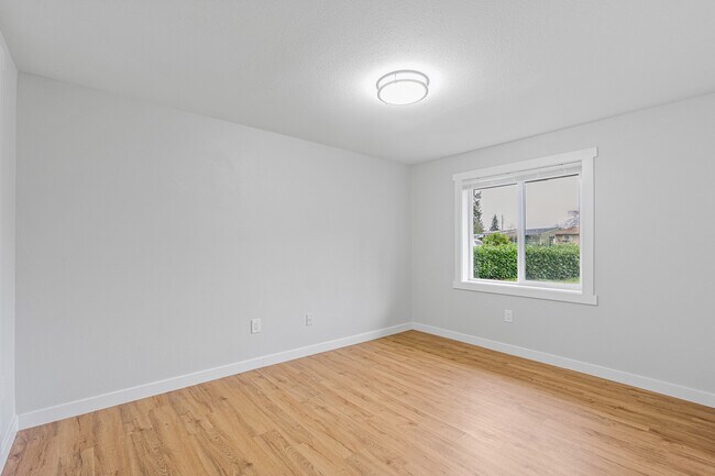 Building Photo - 5110 Diamond Blvd SW