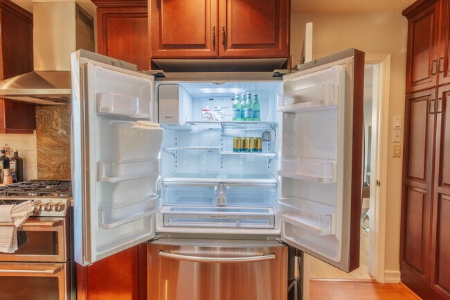 Building Photo - 5008 Onstad St