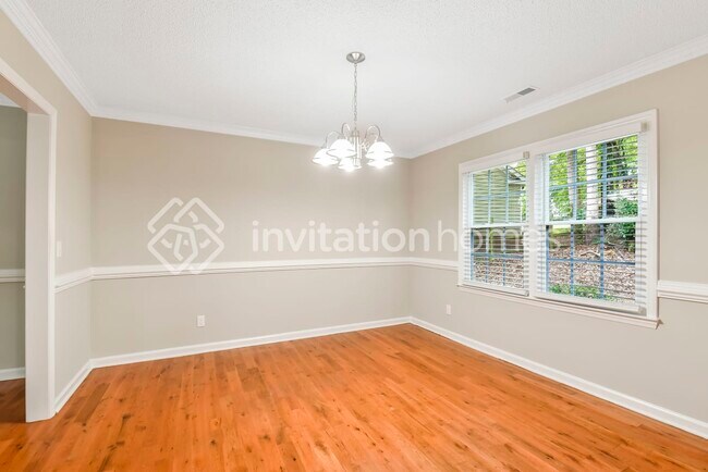 Building Photo - 7311 Canyon Dr