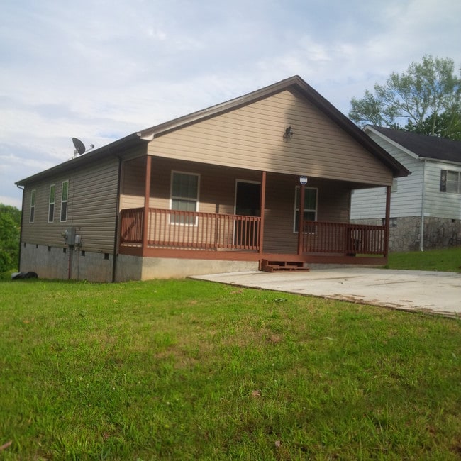 Primary Photo - 1506 Greenwood Rd