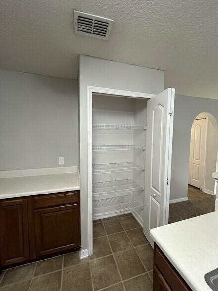 Building Photo - 8265 Halls Hammock Ct