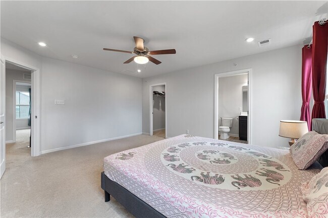 Building Photo - 5103 Spruce Rd