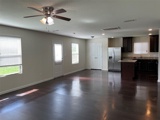 Building Photo - 2522 Bedrock Ln