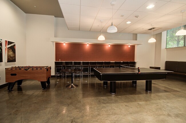 Building Photo - Great 2bd 2ba condo in Downtown/South Lake...