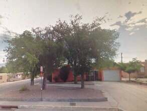 Building Photo - UNM LAW SCHOOL NORTH CAMPUS 3 Bedroom 2 Bath  with Garage