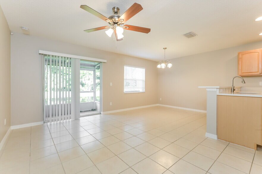 Building Photo - 4403 Silver Falls Dr