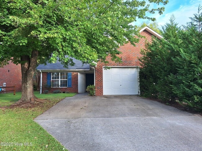 Building Photo - 2621 Richard Dr