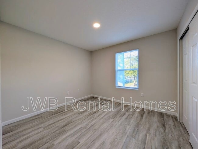 Building Photo - 833 Bridier St