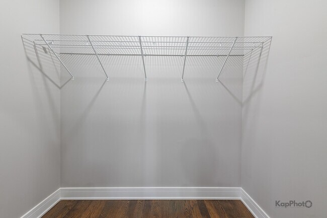 Building Photo - 3044 W Irving Park Rd