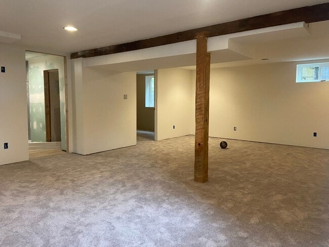 Building Photo - 4803 SE Haig St