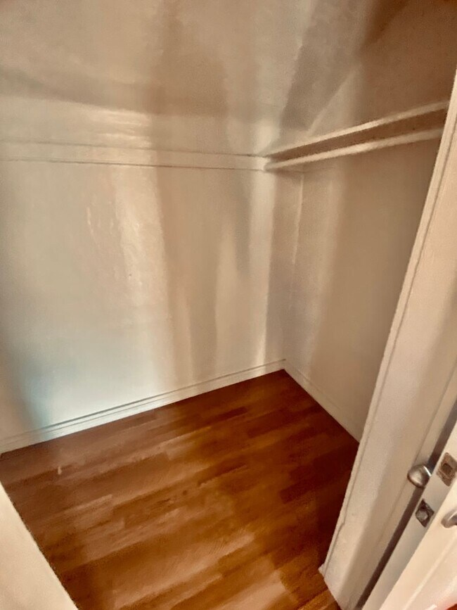 Building Photo - 2029 House