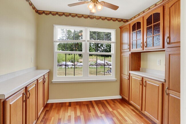 Building Photo - $1,750 Derry Twp School townhome for rent