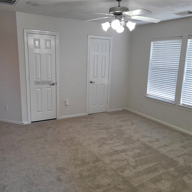 Building Photo - 21410 Avalon Queen Dr