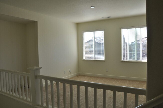 Building Photo - 5400 Cliff House Way