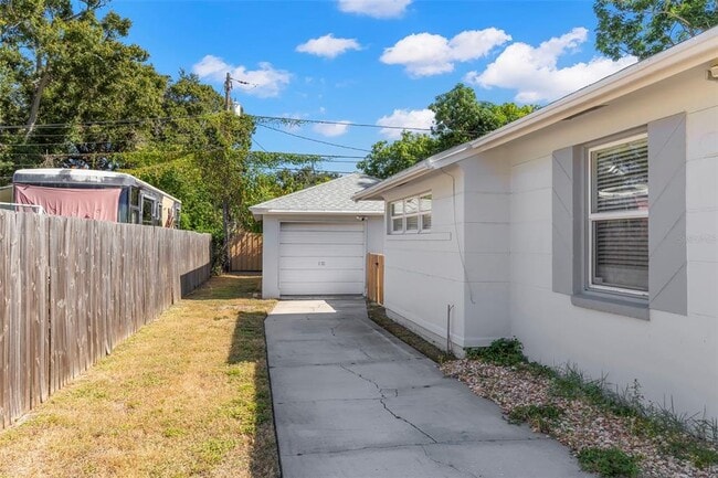 Building Photo - 3505 Prescott St N