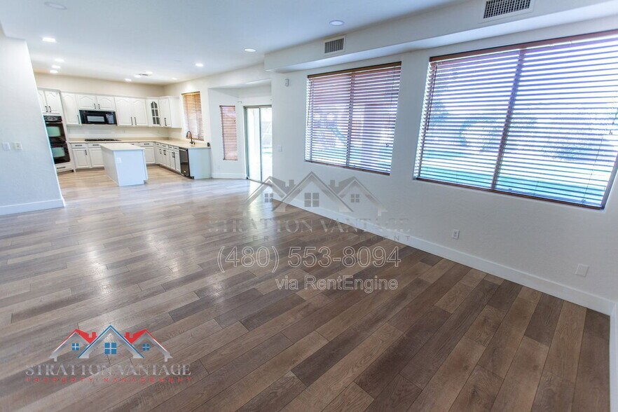 Building Photo - 14616 W Windward Ave
