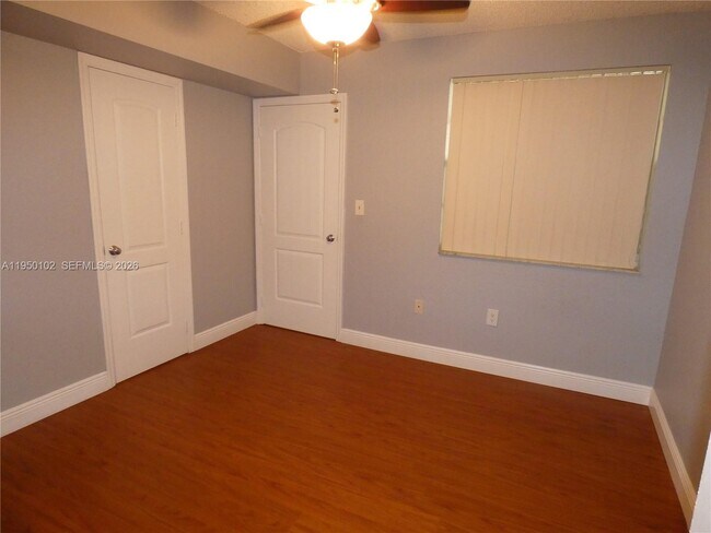 Building Photo - 2810 N Oakland Forest Dr